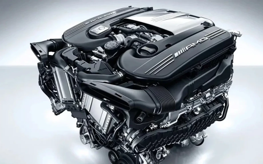 Η Mercedes-AMG εξελίσσει έναν νέο V8 κινητήρα