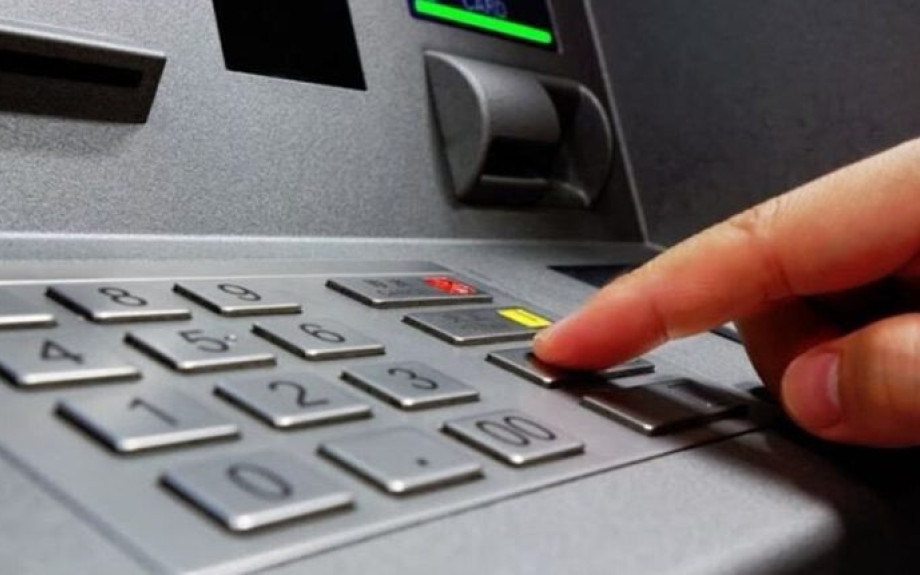 Αναλήψεις χωρίς προμήθεια από τις 11 Αυγούστου σε ΑΤΜ τραπεζών
