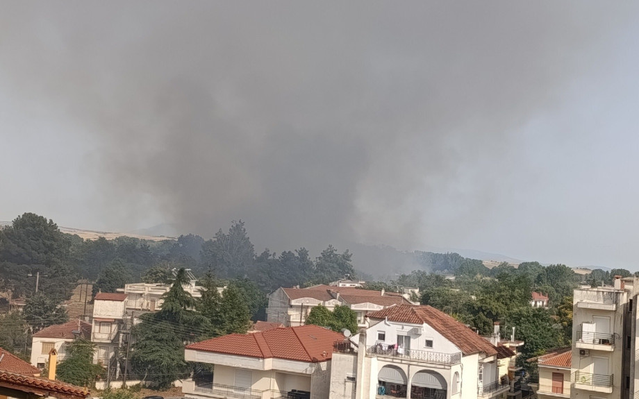 "Ο ήρωας πιλότος" της φωτιάς στον οικισμό Αγίου Ραφαήλ- Νέο βίντεο