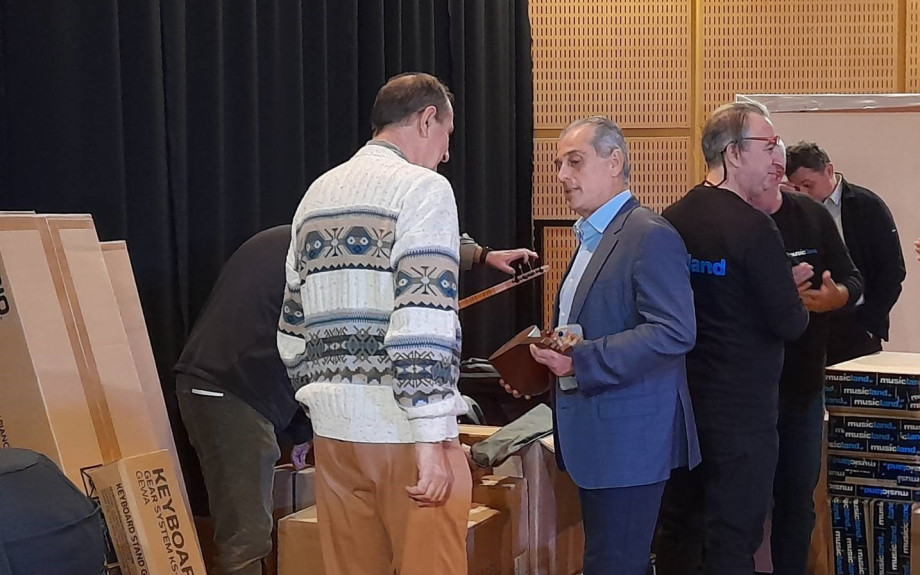 Από τη Περιφερειακή Ενότητα Σερρών Δωρεά μουσικών οργάνων στο Μουσικό Σχολείο Σερρών