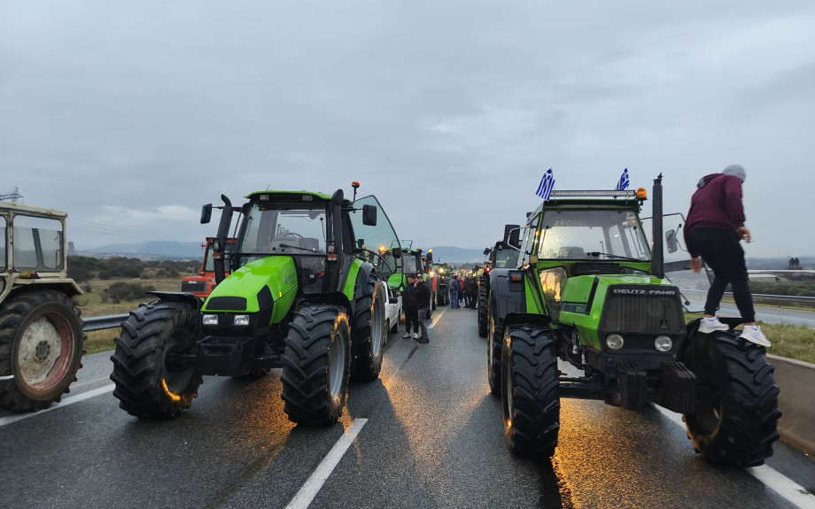 Την ώρα που χρειάζονται συμπαράσταση οι αγρότες γιορτές και πανηγύρια στους Δήμους για τα Χριστούγεννα