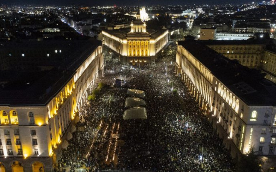 Βουλγαρία: Παραιτήθηκε η κυβέρνηση μετά από διαδηλώσεις εβδομάδων