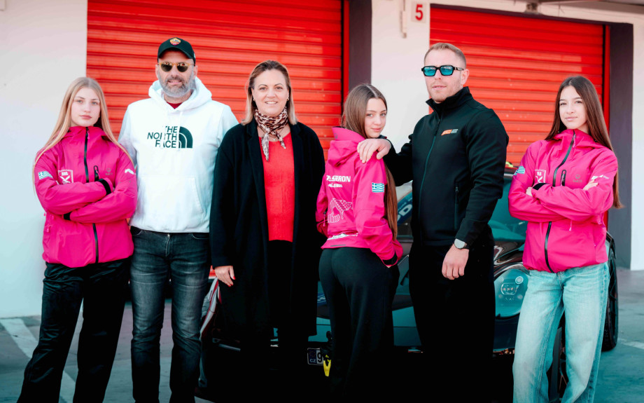 Από το Αυτοκινητοδρόμιο Σερρών Νέα μπουφάν για την αγωνιστική ομάδα του ΕΟΣ Σερρών