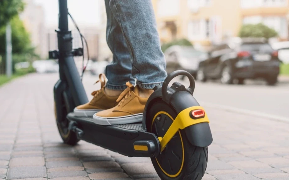 Τραυματισμένος νοσηλεύεται 15χρονος στη Λαμία έπειτα από ατύχημα με ηλεκτρικό πατίνι