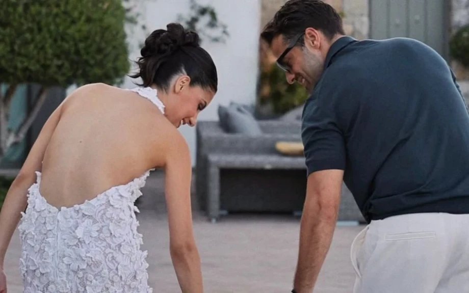 Η Αλεξάνδρα Νίκα και ο Κωνσταντίνος Αργυρός γιόρτασαν την 28η Οκτωβρίου με τον μικρό τους γιο