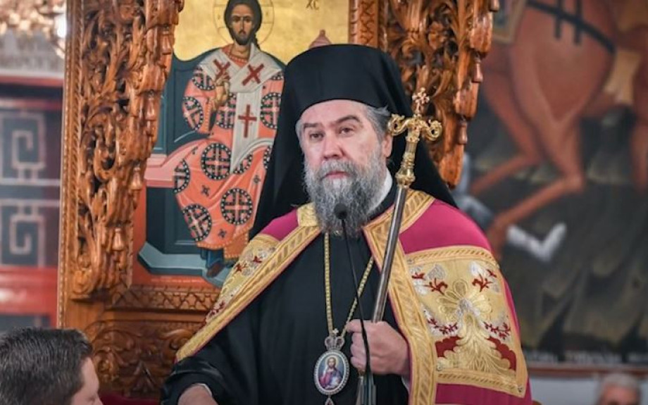 Σερρών Θεολόγος -Στα σπίτια μας η ελληνική Σημαία, στις καρδιές μας πάντοτε η Πατρίδα!