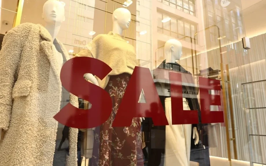 Ξεκινούν τη Δευτέρα οι οι χειμερινές εκπτώσεις 2026