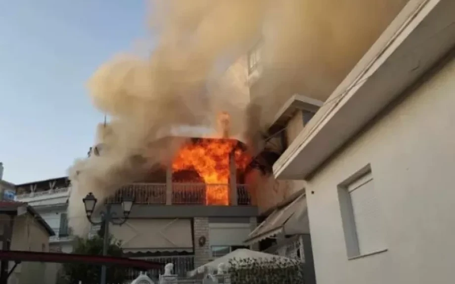 Φωτιά σε μονοκατοικία στην Κοζάνη - Επί τόπου η Πυροσβεστική