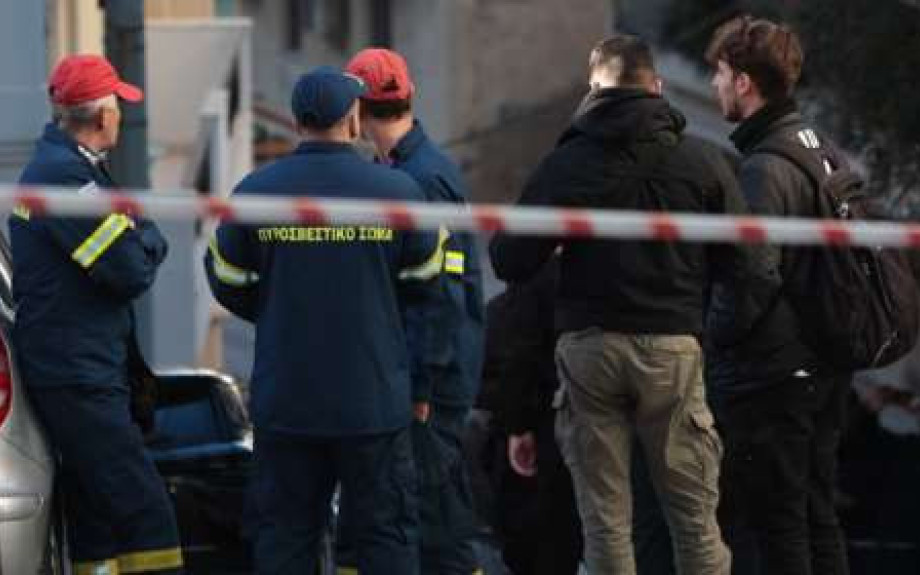 Κυψέλη:  Άνδρας μαχαίρωσε τη γυναίκα του στον λαιμό και έπεσε από την ταράτσα - Βρέθηκε ιδιόχειρο σημείωμα