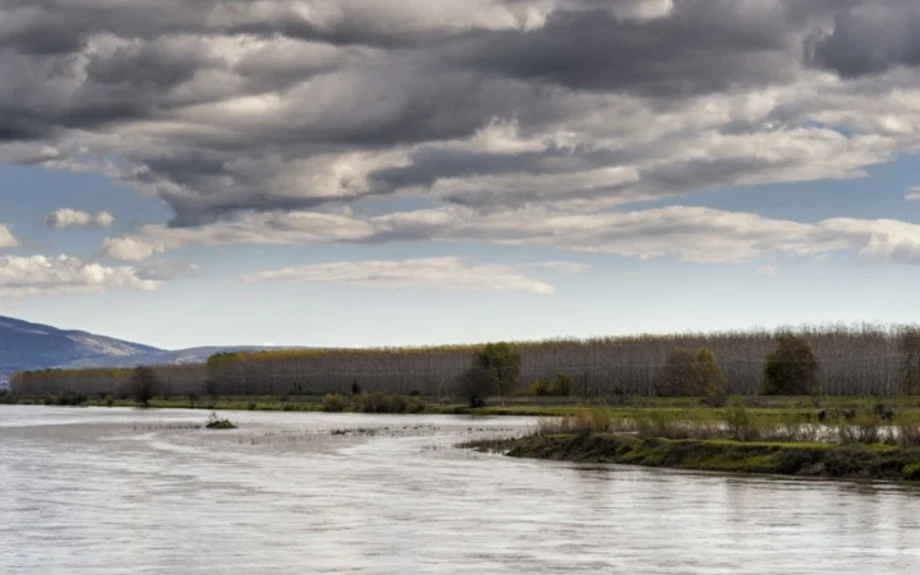 Σέρρες: Νεκρός ψαράς από ανατροπή της βάρκας τους, στις εκβολές του Στρυμόνα – Με υποθερμία ανασύρθηκε ένας ακόμη