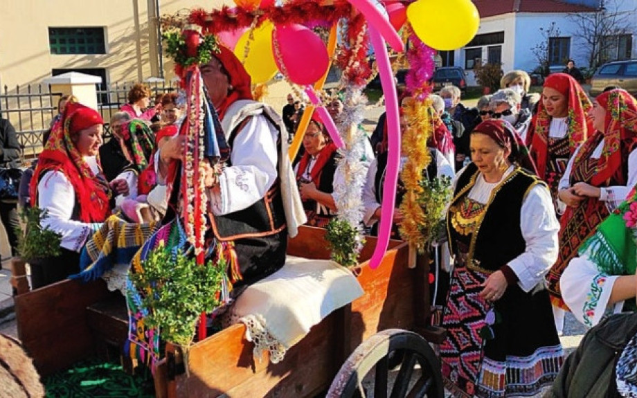 Σε Νέα Πέτρα, Μονοκκλησιά και Χαροπό το έθιμο της “Μπάμπως” η “Βρεξούδια”