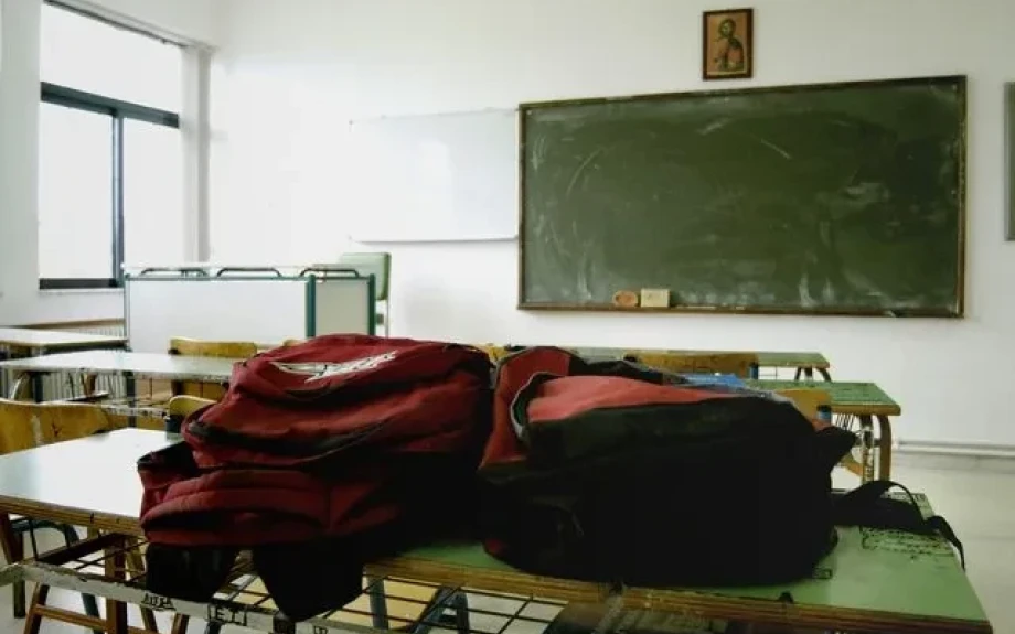 Εύβοια: Μαθήτρια τραυματίστηκε μετά από πτώση φωτιστικού σε σχολική τάξη