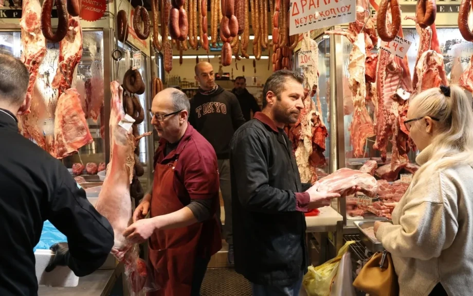 Πάνω από 400 ευρώ ο λογαριασμός για το πασχαλινό τραπέζι - Πόσα θα δώσετε για το αρνί φέτος