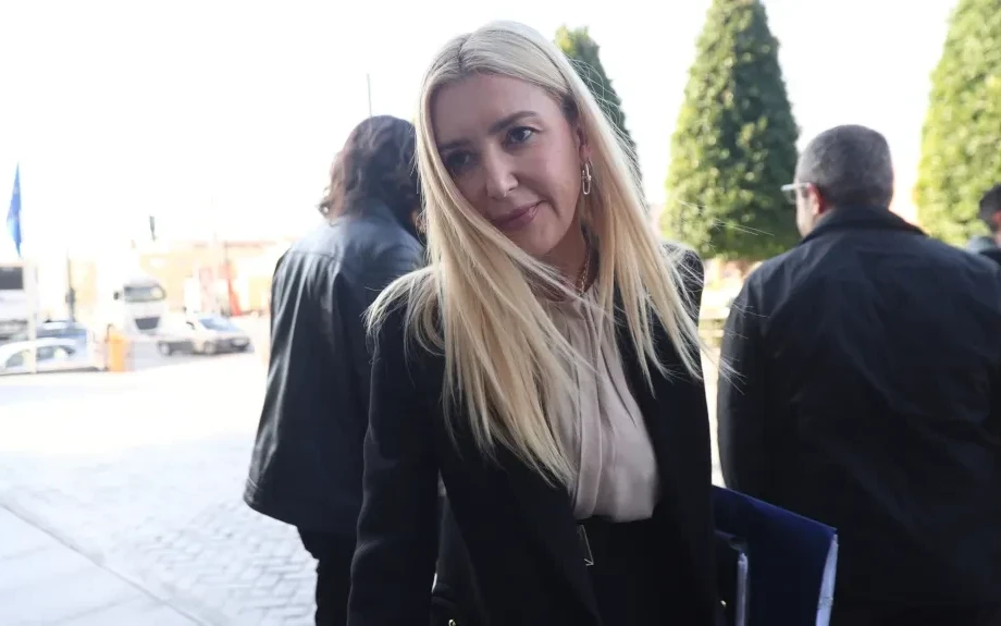 Σέρρες - Κατηγορούμενη η Φωτεινή Αραμπατζή για το αδίκημα της ηθικής αυτουργίας σε απιστία κατ’ εξακολούθηση