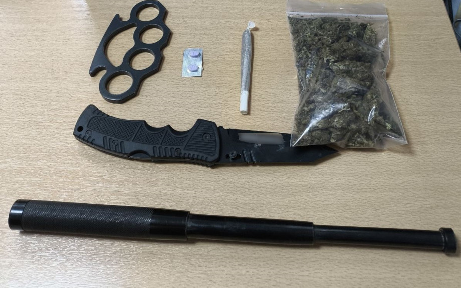 Σέρρες: Χειροπέδες σε ζευγάρι για ναρκωτικά και όπλα