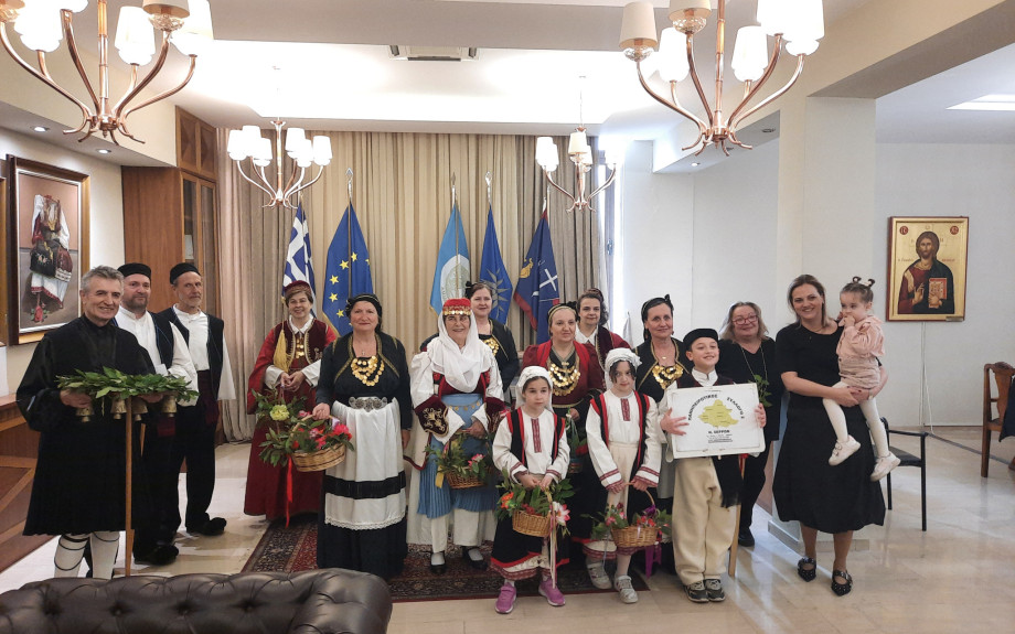 Τα κάλαντα του Λαζάρου έψαλλαν στη Δήμαρχο Σερρών