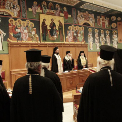 ΙΕΡΑΡΧΙΑ: «ΚΟΚΚΙΝΗ ΓΡΑΜΜΗ» ΤΟ ΜΙΣΘΟΛΟΓΙΟ ΤΩΝ ΚΛΗΡΙΚΩΝ!