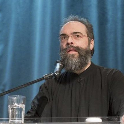 «Μακάριοι οι γονείς που δεν βαράνε τα παιδιά τους»: Τα λόγια του πατέρα Ανδρέα Κονάνου που αξίζει να διαβαστούν