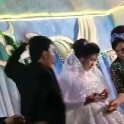 Βαρβαρότητα στο Ουζμπεκιστάν: Γαμπρός χτύπησε τη νύφη σε γάμο επειδή τον νίκησε σε παιχνίδι