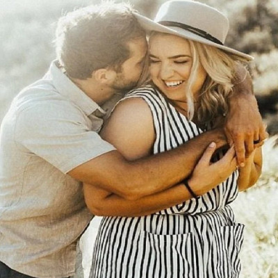 Εκείνη με παραπανίσια κιλά κι αυτός με κοιλιακούς πέτρα: Ένα διαφορετικό ζευγάρι στέλνει το πιο δυνατό μήνυμα