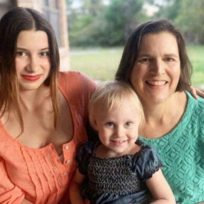 Είμαι 49 χρονών και ο γιος μου 2 και όλοι με περνάνε για γιαγιά του…