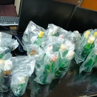 Πειραιάς: Η ανακοίνωση της ΕΛ.ΑΣ. για τους δύο συλληφθέντες που εντοπίστηκαν με 39 μολότοφ σε ΙΧ