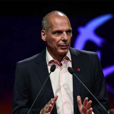 Αυτοκαταστροφικός ο Βαρουφάκης;