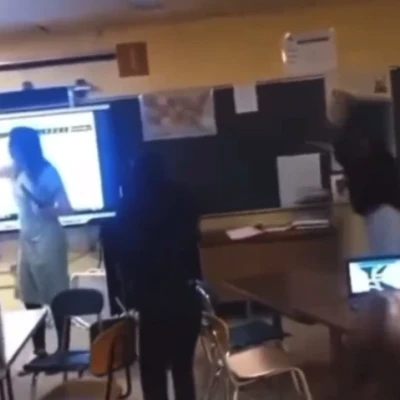 Μαθήτρια πέταξε καρέκλα στο κεφάλι καθηγήτριας