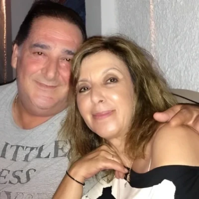 Βασίλης Καρράς: Η σύζυγός του ζητά από τους δημοσιογράφους να σταματήσουν τα τηλέφωνα για να μάθουν για την υγεία του