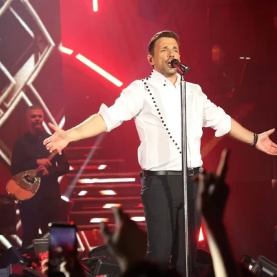 Νίκος Βέρτης: Κατηγορείται για ηθική αυτουργία για τον εικονικό εμβολιασμό 30 μουσικών του