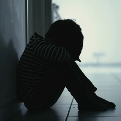 Λαμία: Άφηνε νηστικά για τιμωρία τα 5 πέντε ανήλικα παιδιά της συντρόφου του