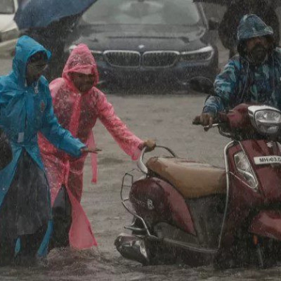 Ινδία: 13 νεκροί σε πλημμύρες στα Ιμαλάια – 3.700 άνθρωποι χρειάστηκε να απεγκλωβιστούν