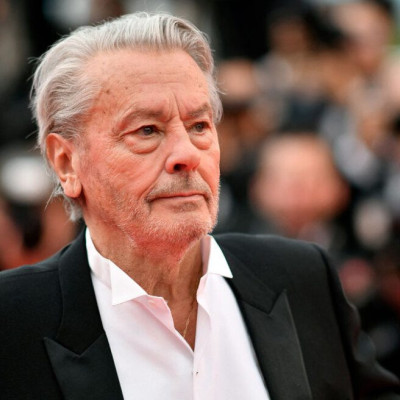 Έφυγε απο τη ζωή ο θρύλος του σινεμά Αλέν Ντελόν σε ηλικία 88 ετών