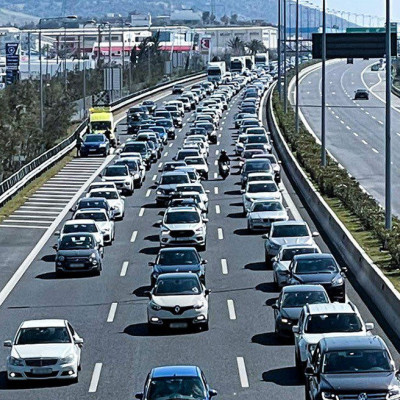 Τα έσοδα από τους αυτοκινητοδρόμους στον «κουρβανά» του δημοσίου χρέους