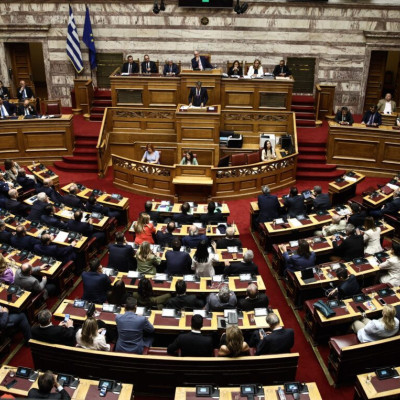 Αναθεώρηση Συντάγματος: Οι 7 παρεμβάσεις που σχεδιάζει η κυβέρνηση