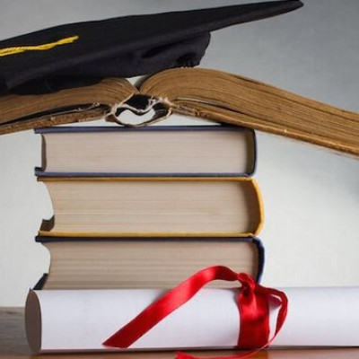 Υποτροφίες στις Περιφέρειες: 9 υποτροφίες σε νέους από την Περιφέρεια Κεντρικής Μακεδονίας