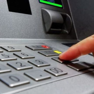 Αναλήψεις χωρίς προμήθεια από τις 11 Αυγούστου σε ΑΤΜ τραπεζών