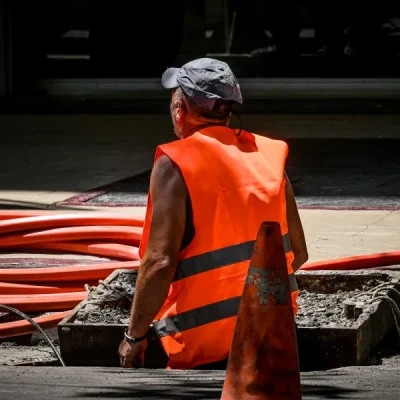 Έκτακτα μέτρα για την αντιμετώπιση της θερμικής καταπόνησης των εργαζομένων τη Δευτέρα