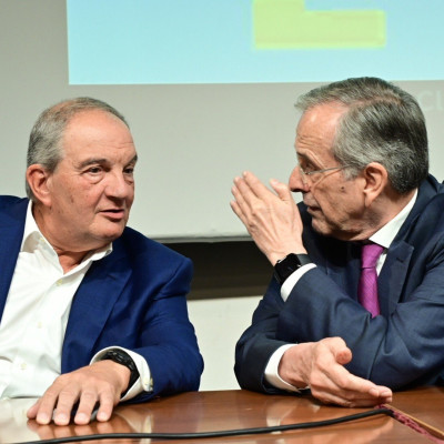 Κώστας Καραμανλής: «Φούντωσε» τα σενάρια η «εισβολή» του στο διαδίκτυο για τα πολιτικά του σχέδια Κώστας Καραμανλής: «Φούντωσε» τα σενάρια η «εισβολή» του στο διαδίκτυο για τα πολιτικά του σχέδια