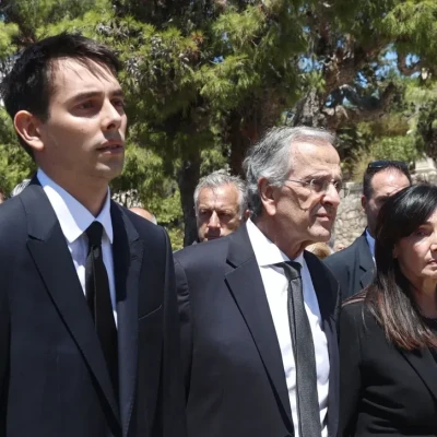 Το αντίο του Α. Σαμαρά στην κόρη του: Ευχαριστώ τον Θεό που μας έδωσε αυτό το δώρο για 34 χρόνια Το αντίο του Α. Σαμαρά στην κόρη του: Ευχαριστώ τον Θεό που μας έδωσε αυτό το δώρο για 34 χρόνια