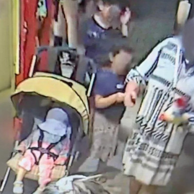 Η γυναίκα που συνελήφθη είναι η μητέρα του νεκρού κοριτσιού στο Παλαιό Φάληρο - Το παιδί χτύπησε στο σπίτι και το άφησε στη θάλασσα