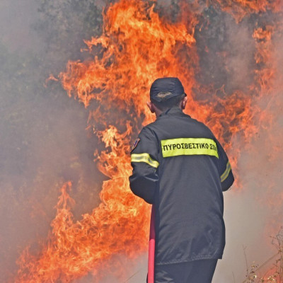 Μάχη με τις φλόγες σε Κύθηρα και Μεσσηνία - Χωρίς ενεργό μέτωπο η φωτιά στην Αττική