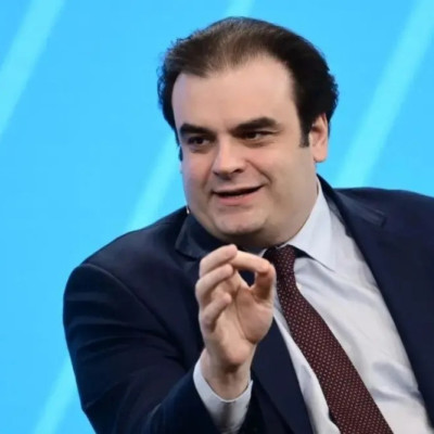 Κυριάκος Πιερρακάκης στο Reuters: «Χρειαζόμαστε περισσότερες διασυνοριακές συγχωνεύσεις και εξαγορές στην Ευρώπη» Κυριάκος Πιερρακάκης στο Reuters: «Χρειαζόμαστε περισσότερες διασυνοριακές συγχωνεύσεις και εξαγορές στην Ευρώπη»