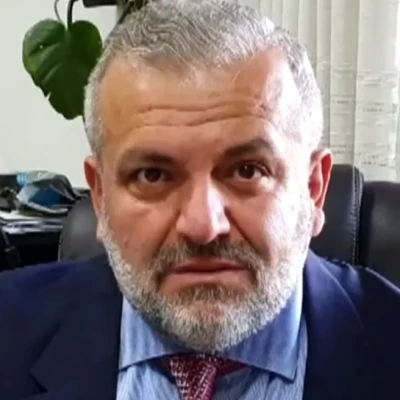 Έκλεψαν το πορτοφόλι γιατρού από την Αμαλιάδα στο μετρό και αναγκάστηκε να ζητιανέψει για να επιστρέψει Έκλεψαν το πορτοφόλι γιατρού από την Αμαλιάδα στο μετρό και αναγκάστηκε να ζητιανέψει για να επιστρέψει