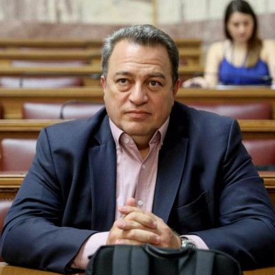 Βυθισμένος στο πένθος ο βουλευτής Ευρυπίδης Στυλιανίδης και η οικογένειά του Βυθισμένος στο πένθος ο βουλευτής Ευρυπίδης Στυλιανίδης και η οικογένειά του