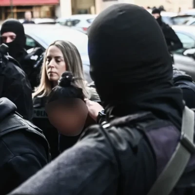 Σαλαμίνα: «Βρήκα ένα μαχαίρι και τη χτύπησα»: Η κυνική ομολογία της νύφης που σκότωσε την πεθερά της