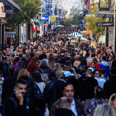 Από τη Κυριακή 14 Δεκεμβρίου σε ισχύ το εορταστικό ωράριο της αγοράς