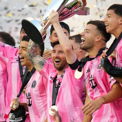 «Θρύλος» Λιονέλ Μέσι: Έφτασε τους 48 τίτλους στην καριέρα του (pic)