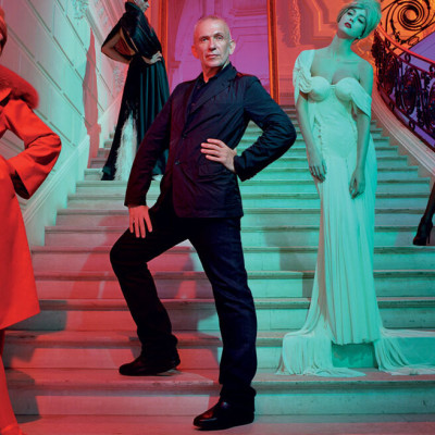 Οι γυναικείες κολεξιόν του Jean Paul Gaultier σε έναν τόμο