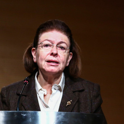 H Λίνα Μενδώνη για την απώλεια του Νίκου Στεφάνου